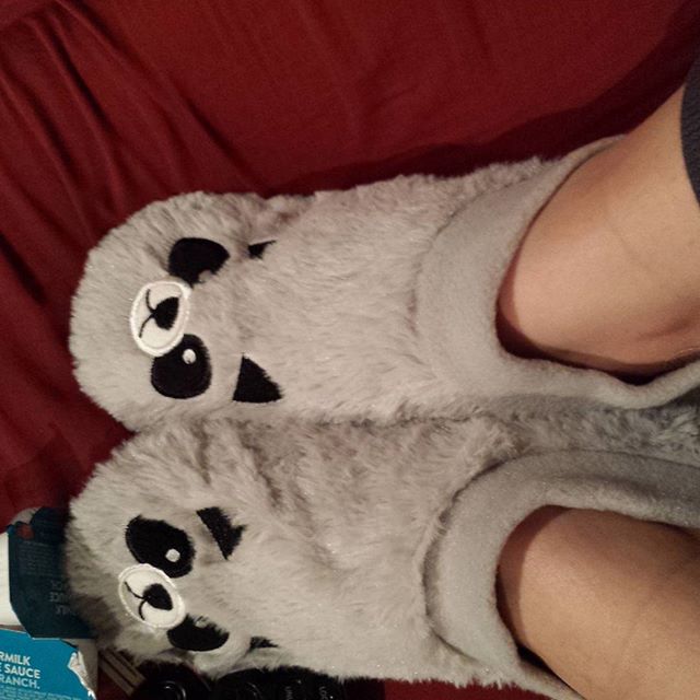Hehe cutsie footsies