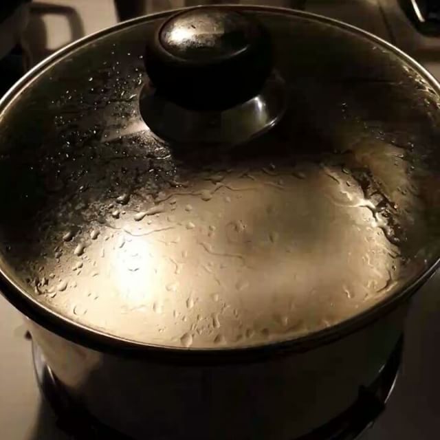 When water takes too long to boil... #boilingwater .. my rice is cooking faster but of course I take this and it boils..